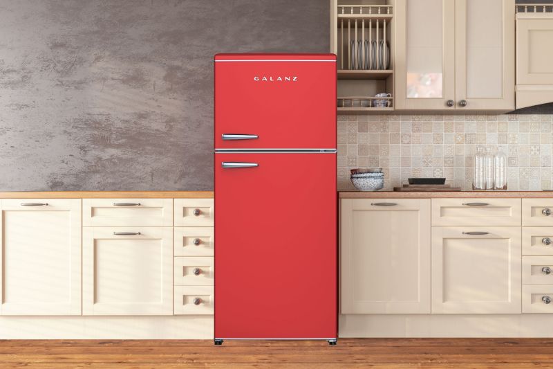 Galanz 18 cu. ft. Retro Top Mount Freezer Refrigerator with Glass Shelves in Red (GLR18TMRDER)